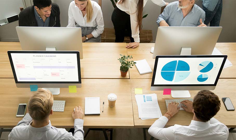 lms-meeting-table-monitors Meeting table